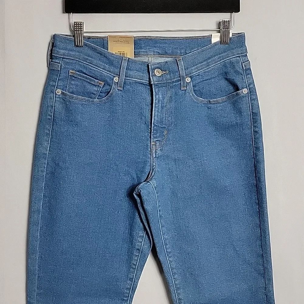 NEW.. LEVI'S.. CLASSIC STRAIGHT.. - Picture 4 of 16